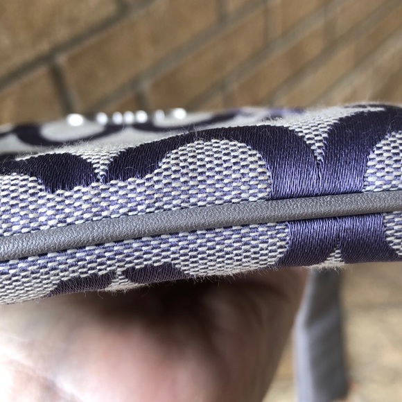 Authentic Coach Wristlet modern logo EUC Lavender - Picture 6 of 10